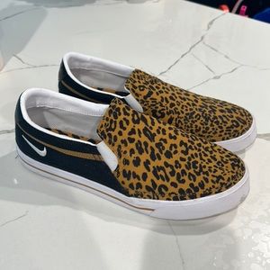 Nike slip on sneaker